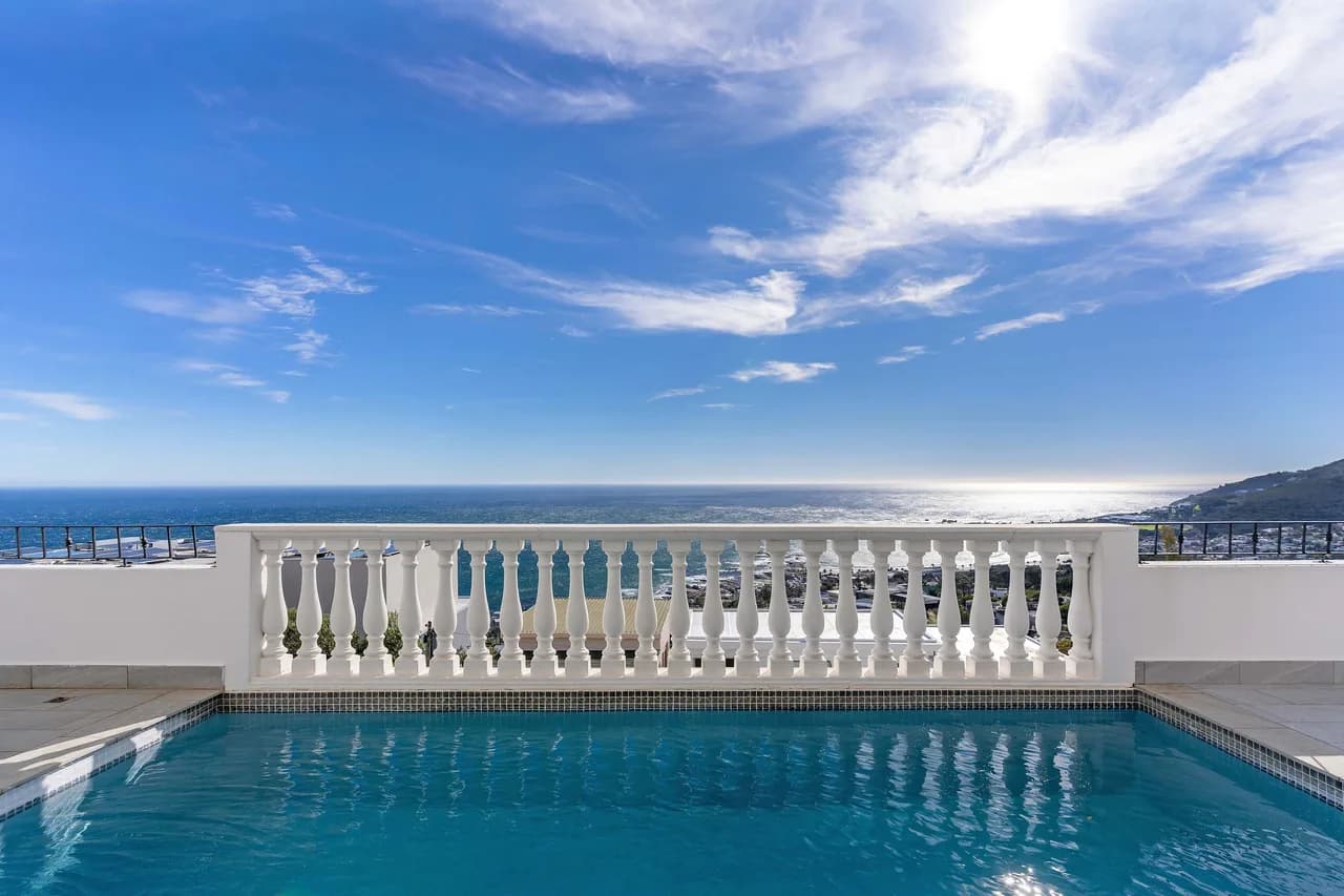 Scenic Overlook Villa with Pool in Camps Bay, foto 2