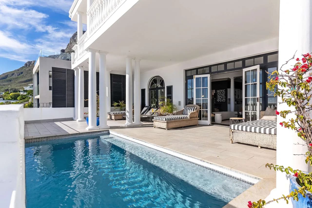 Scenic Overlook Villa with Pool in Camps Bay, foto 3