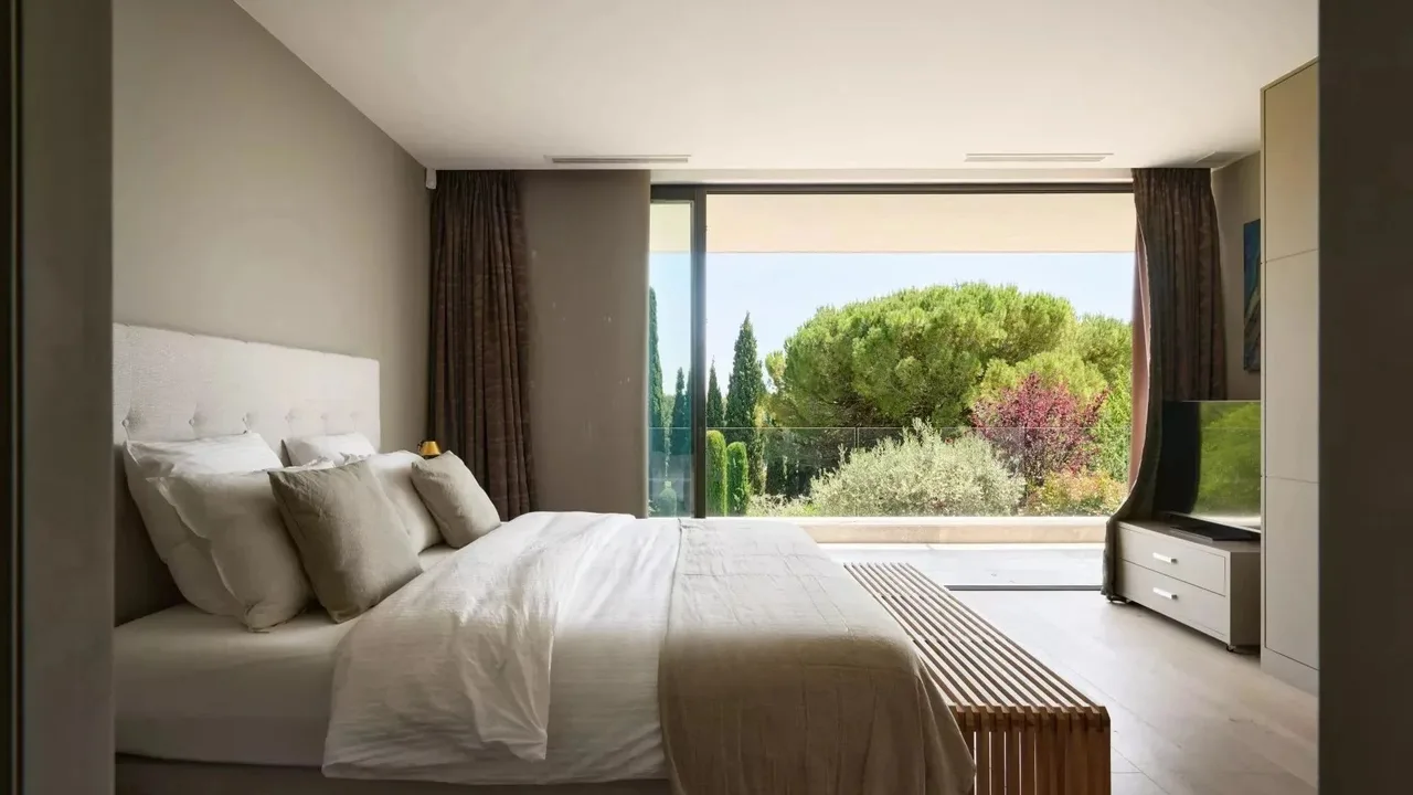 Bright Villa With Expansive Outdoor Terraces, Foto 3