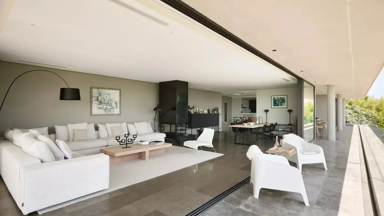 Bright Villa With Expansive Outdoor Terraces, Foto 5