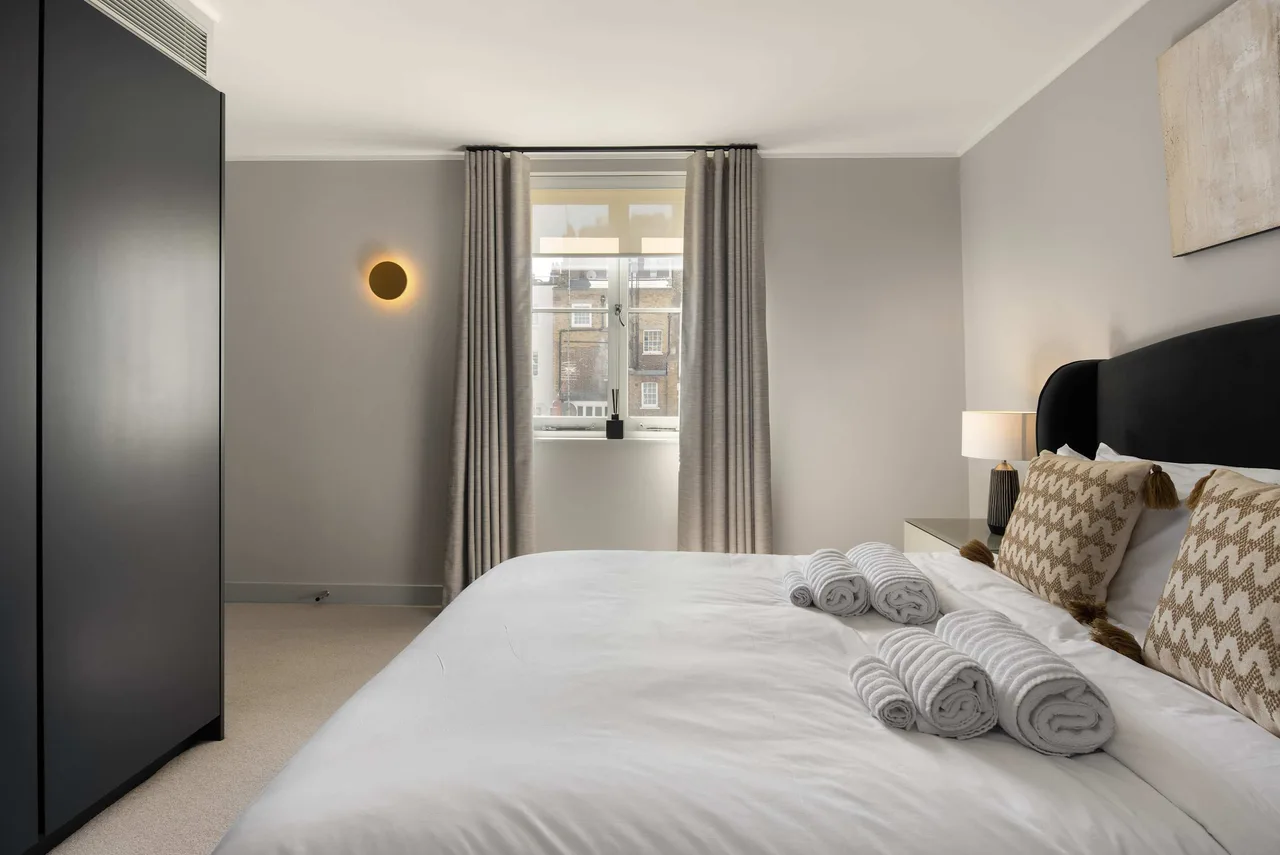 8 Mins Walk to Selfridges, Marble Arch Mews, photo 4