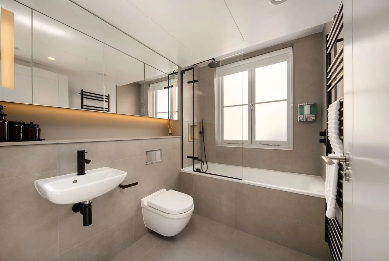 8 Mins Walk to Selfridges, Marble Arch Mews, photo 5