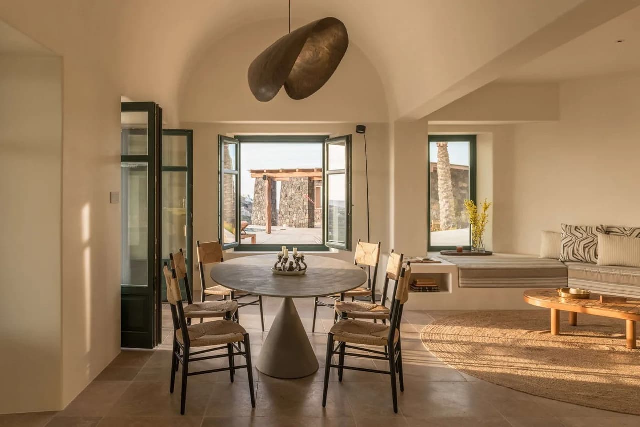 Serene Santorini Villa: Infinity Pool & Sea View, foto 4