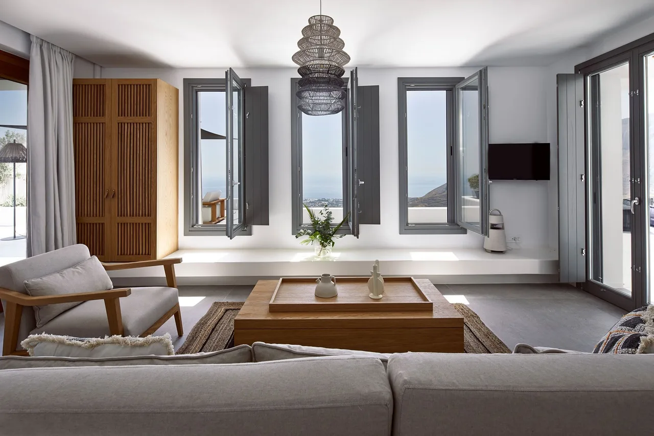 Moderna Villa en Santorini con Piscina Infinita y Jacuzzi, foto 2