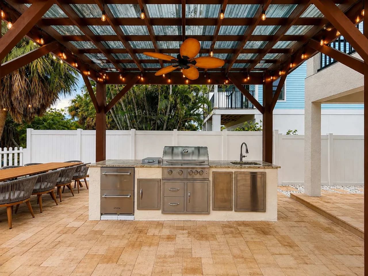 Indian Rocks Beach New Waterfront • Heated Pool & Spa • Golf Cart• E-Bikes• Kayaks • Game Room • Fire Pit • Walking Distance to the Beach, Foto 3