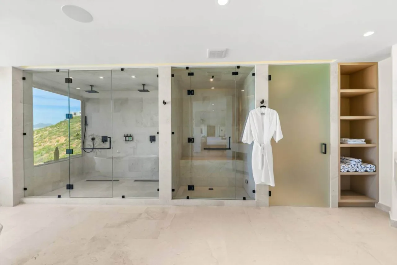Amplia Villa de Lujo con Ocho Suites, foto 5