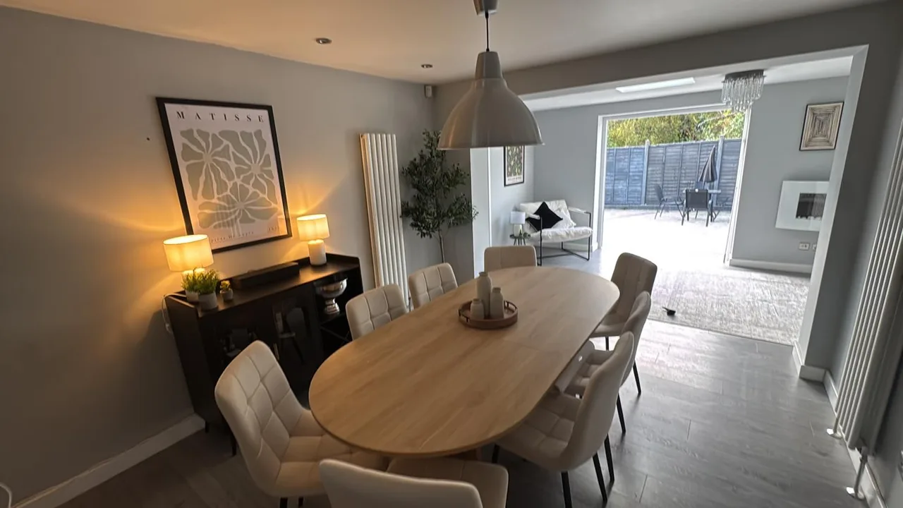 Lovely 5 bedroom holiday home with a games room photo 5