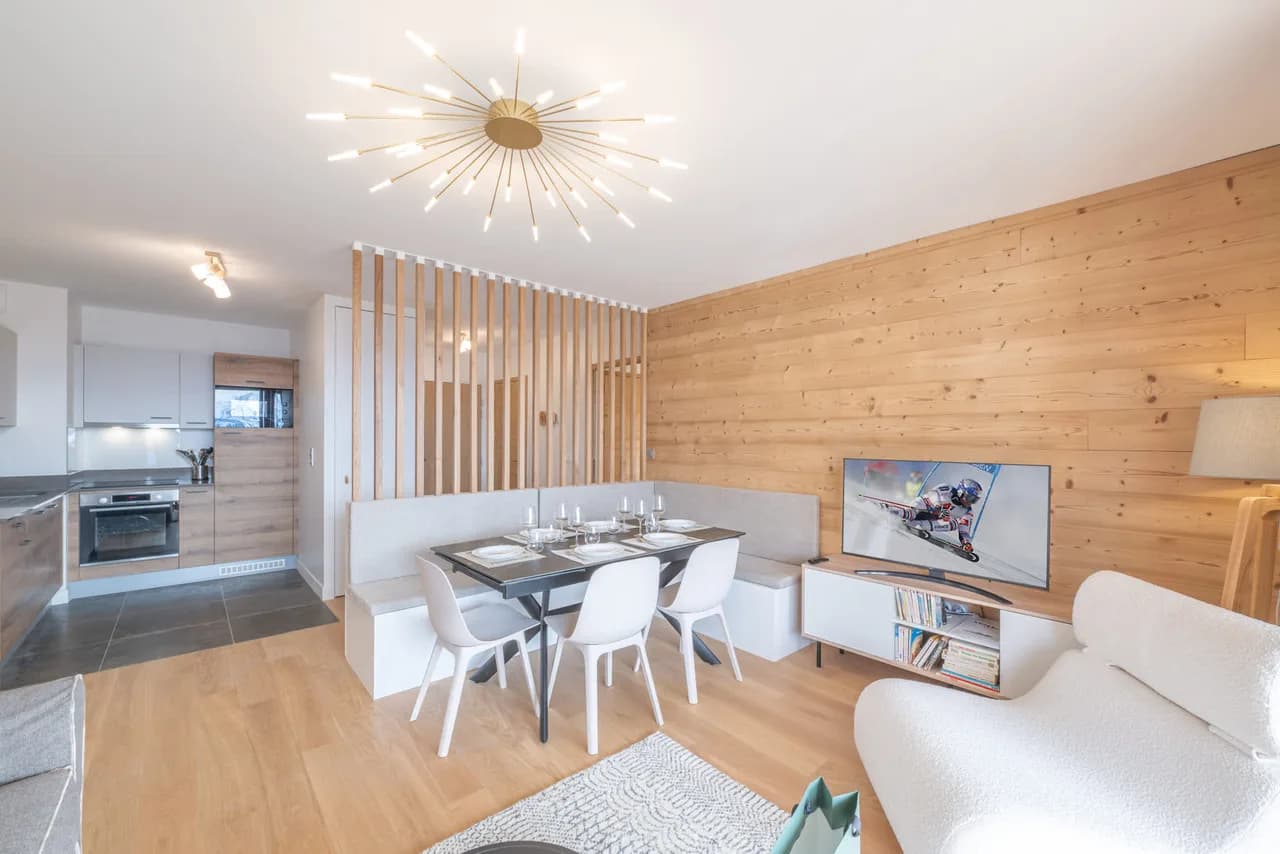 Bright Apartment With Breathtaking Mountain Views photo 4
