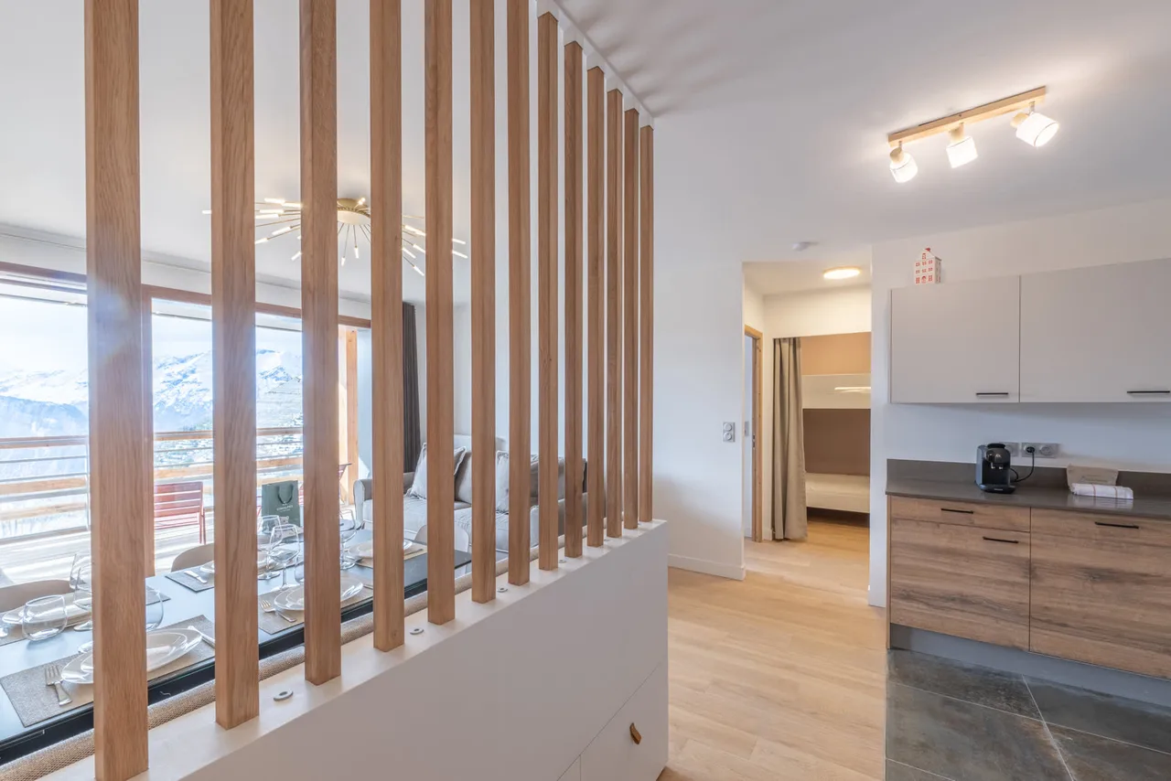 Bright Apartment With Breathtaking Mountain Views photo 5