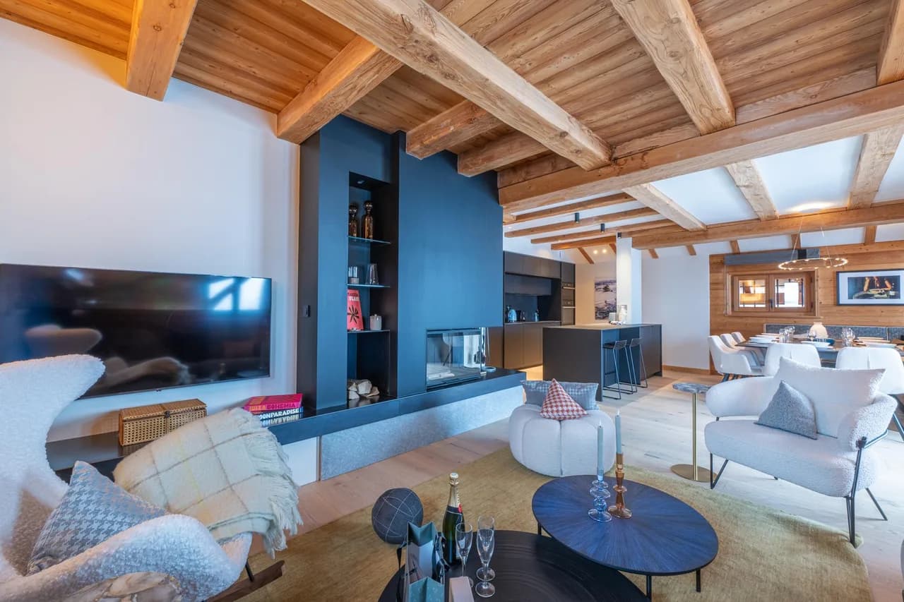 Five-bedroom Chalet at Slopes Foot photo 4