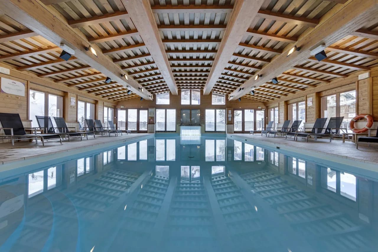 Pedestrian Alpine Retreat With Ski Access photo 3