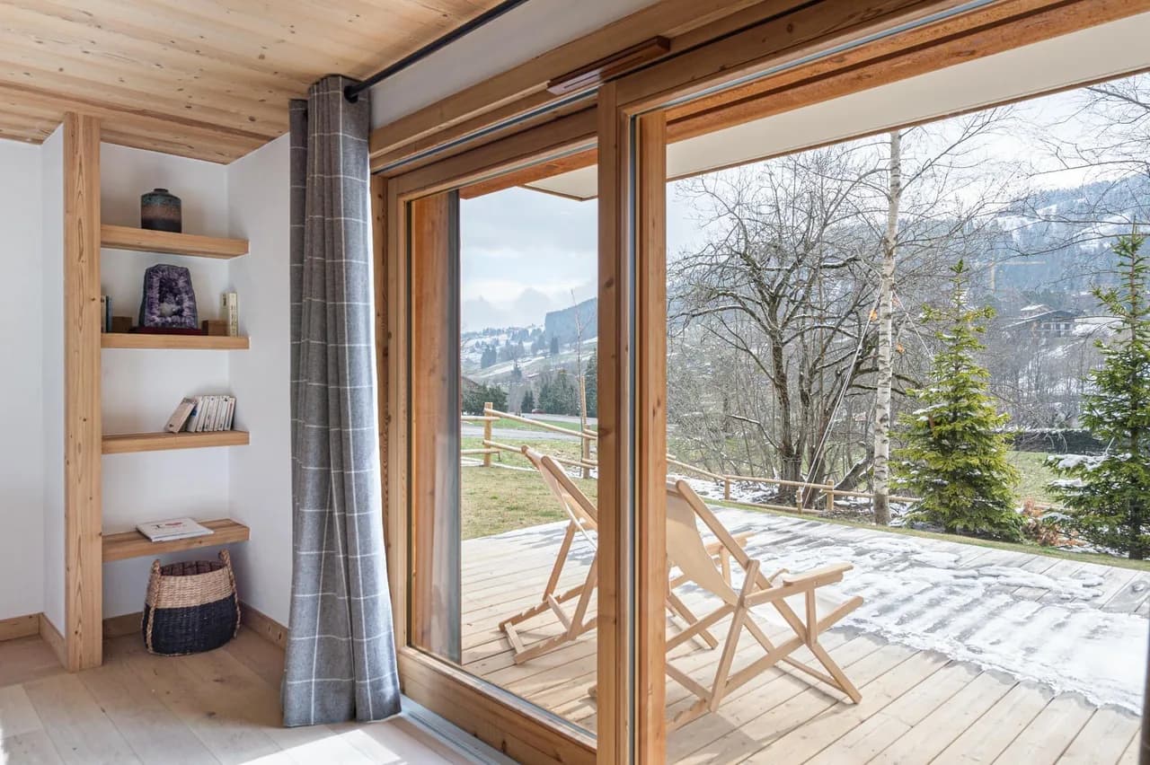 Large Alpine Apartment Near Ski Slopes photo 3