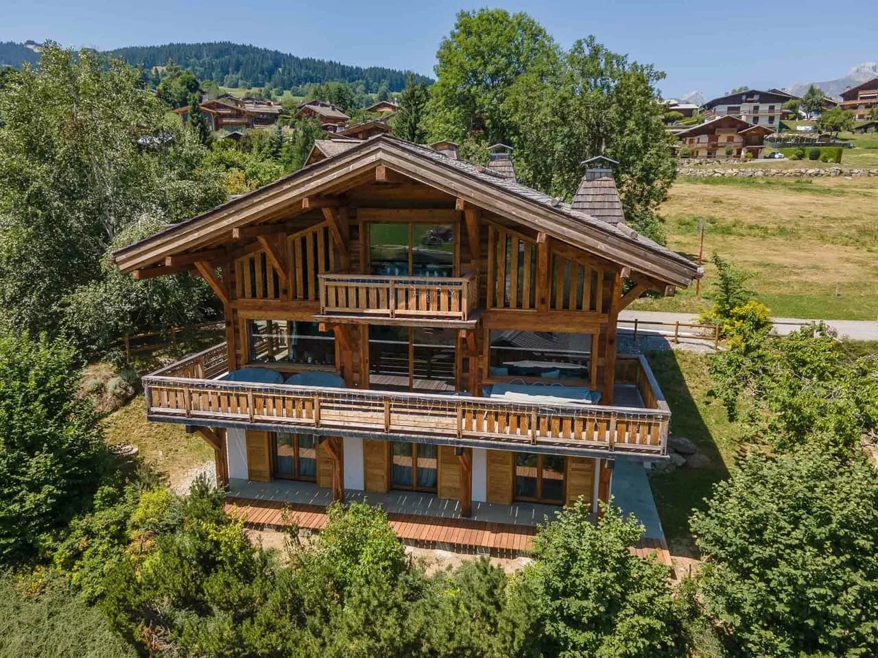 Beautiful Megève Chalet With Mountain Views photo 2