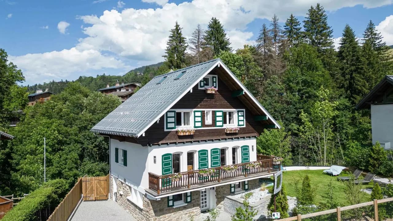 Sophisticated Chalet With Five Private Ensuites photo 2