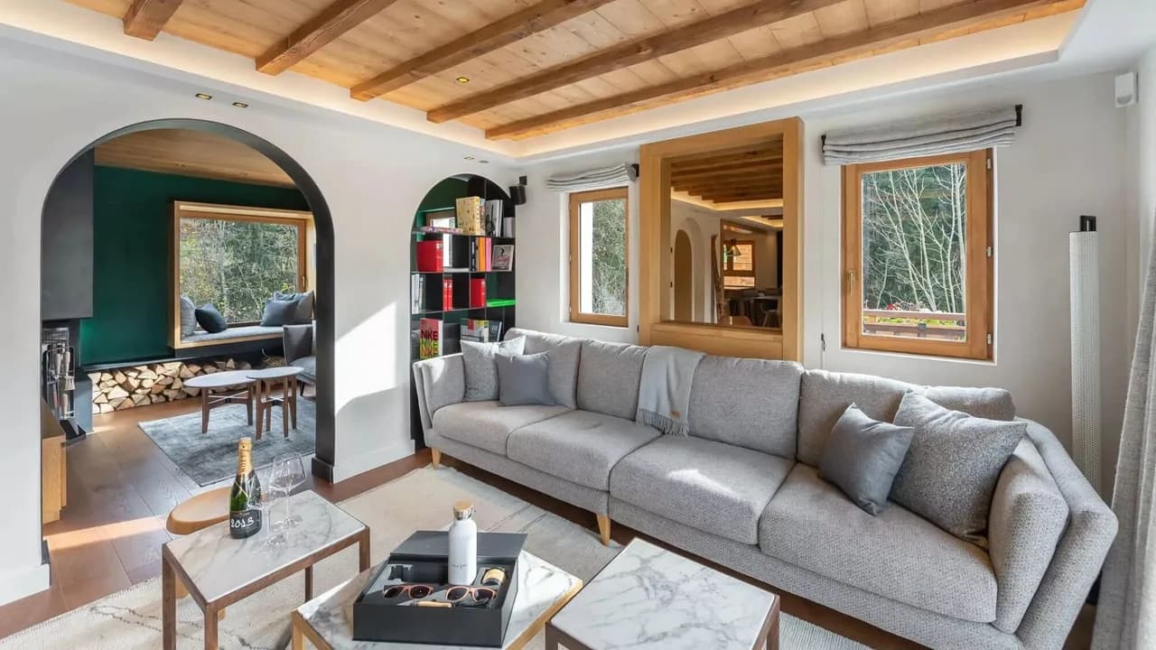 Sophisticated Chalet With Five Private Ensuites photo 3