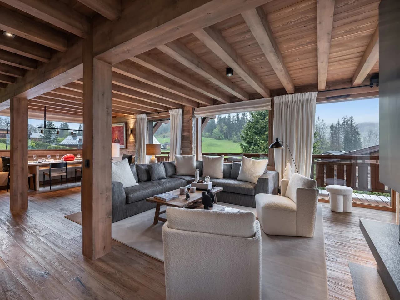 Five Bedroom Chalet Near Megève Skiing photo 4