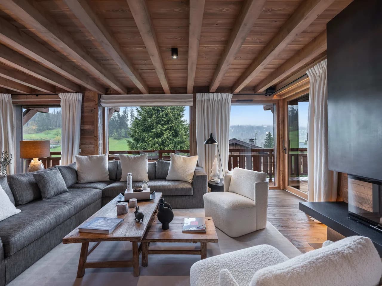 Five Bedroom Chalet Near Megève Skiing photo 5