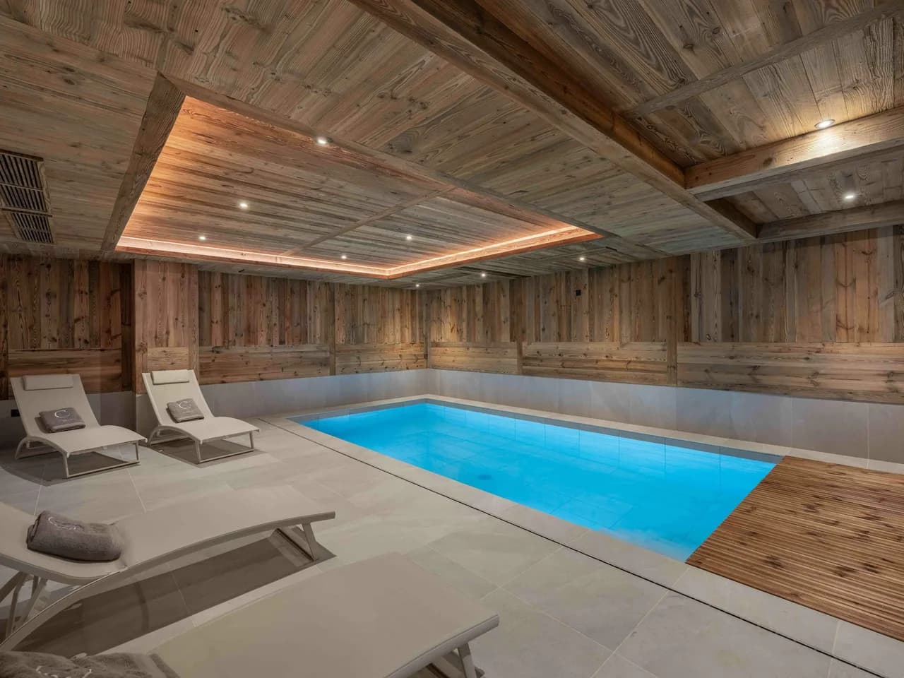 Luxury Mountain Chalet With Indoor Pool photo 3