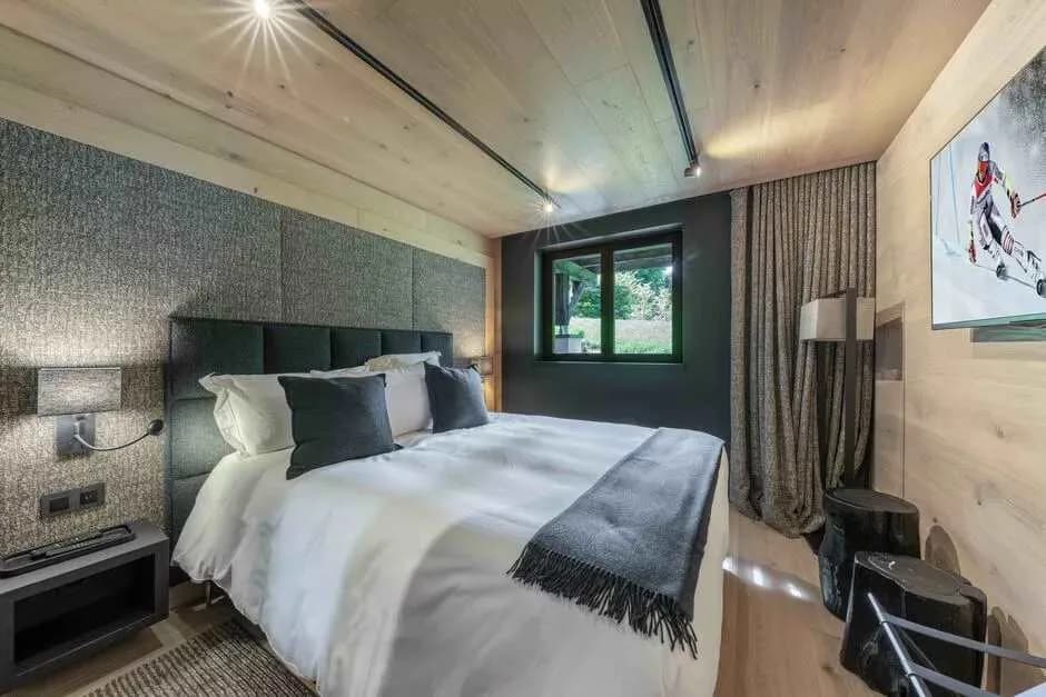 Spacious Chalet With Fire Pit and Jacuzzi photo 2