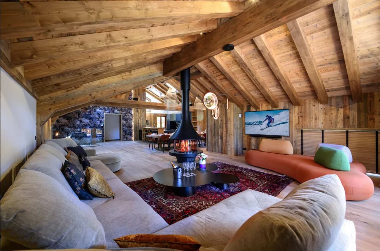 Exceptional Ski-In Ski-Out Mountain Retreat photo 2