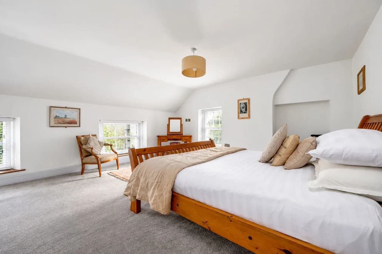 Luxury Mill House | Hot Tub & Gardens | Sleeps 14, foto 3