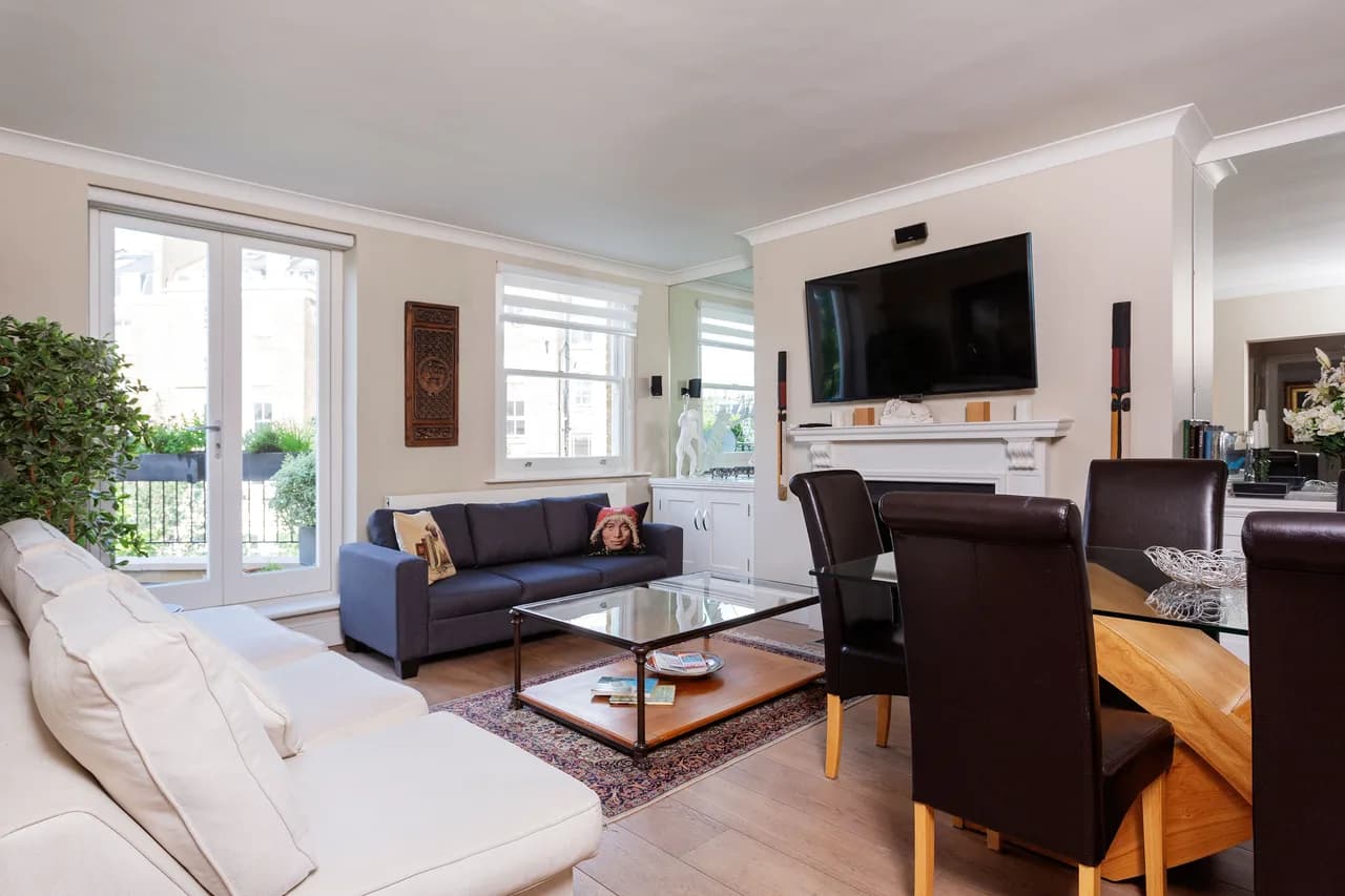 Balcony Retreat Three Bedroom Apartment in London, photo 2