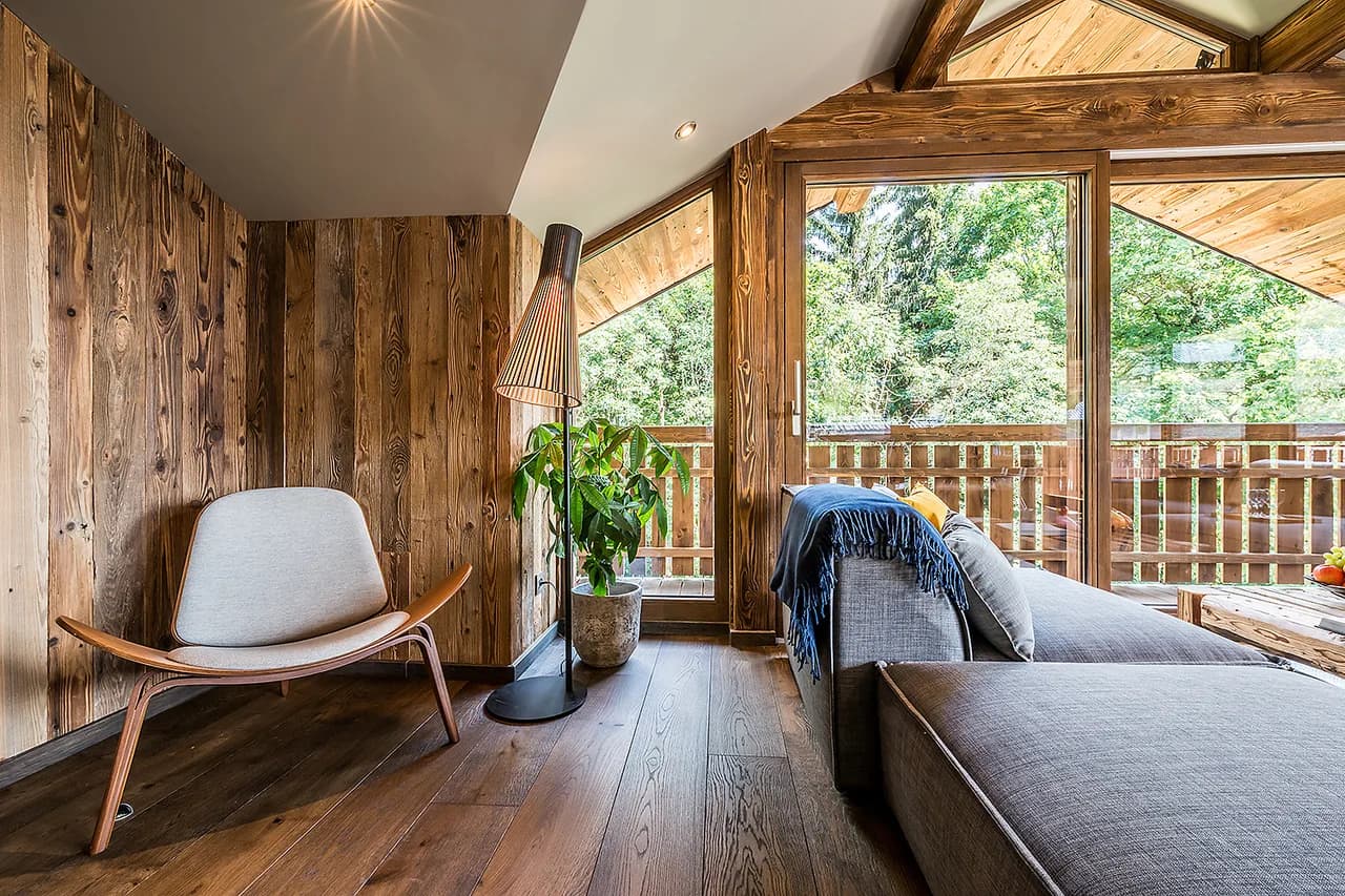 Chalet with Private Hot Tub in French Alps photo 3