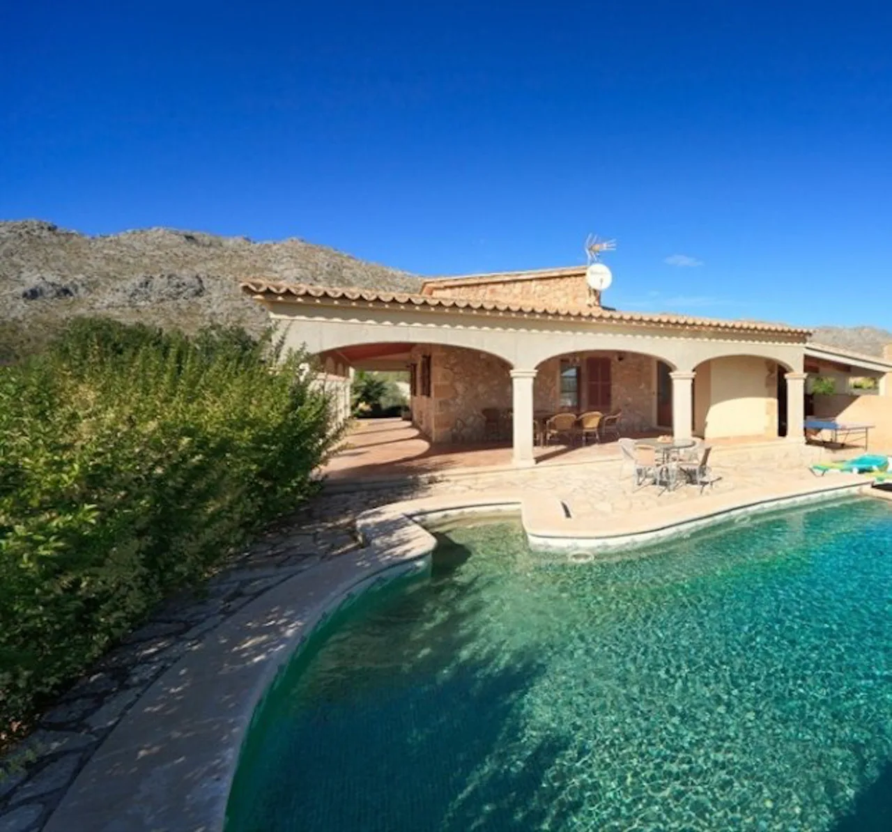 Terrace Two Bedroom Villa in Pollença, foto 4