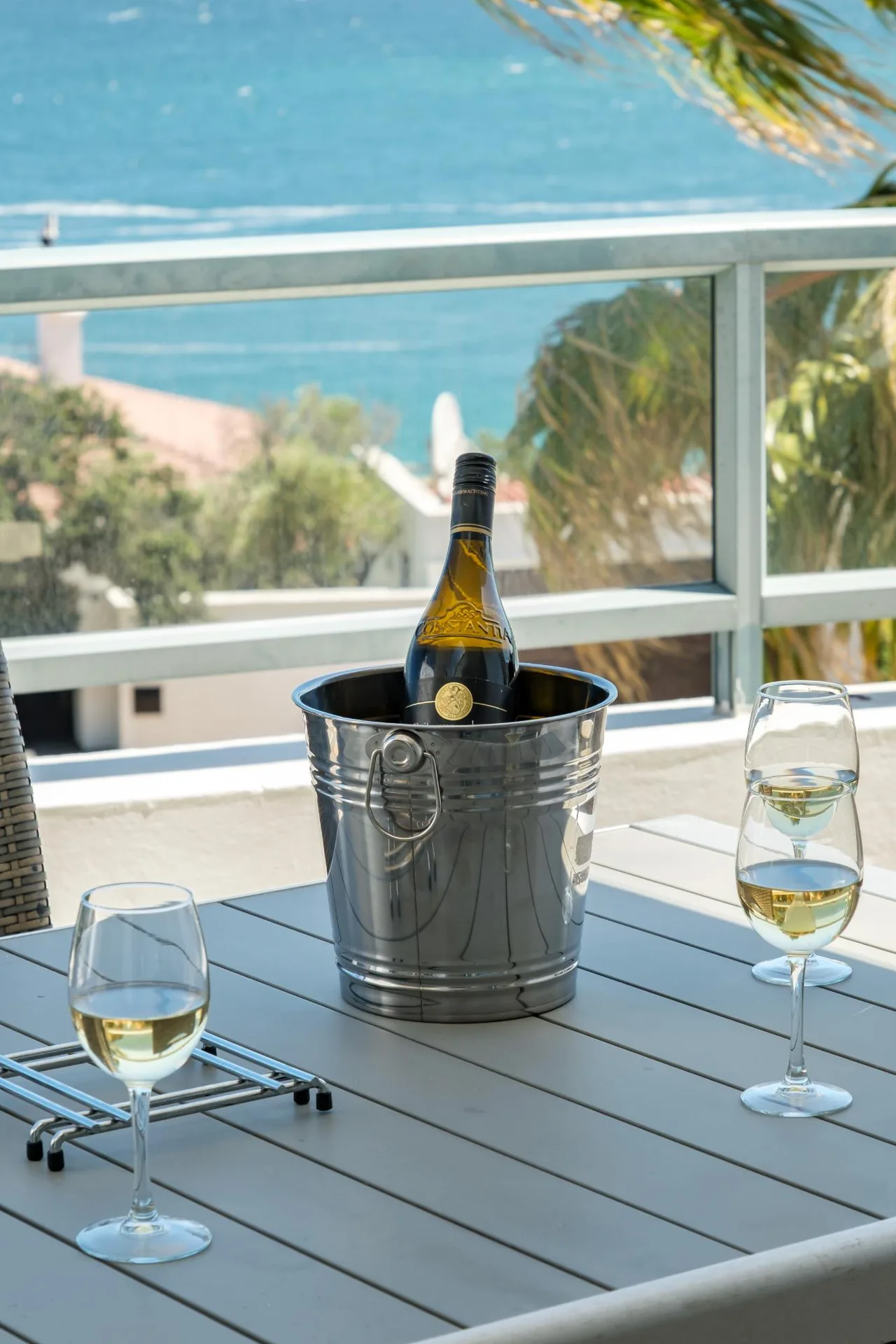 Stylish Three Bedroom Apartment in Camps Bay, Cape Town, Foto 3