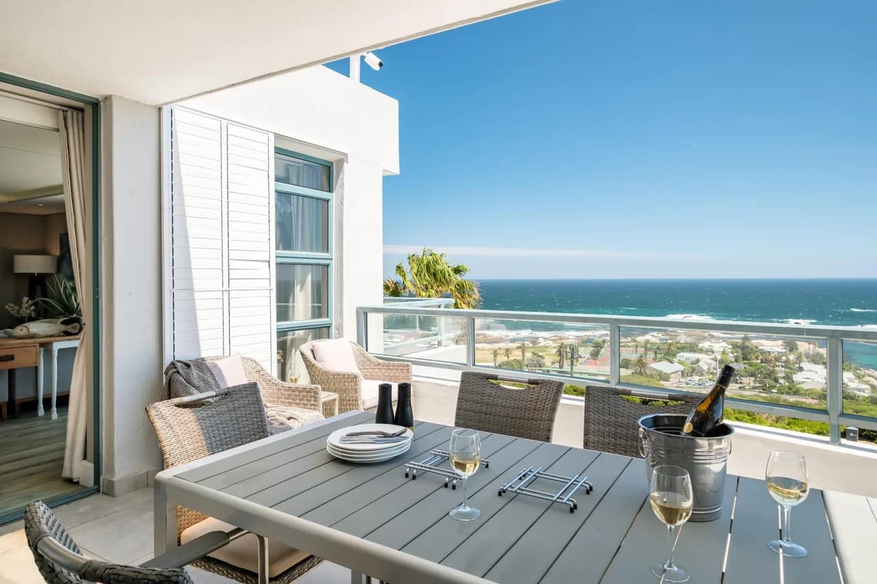 Stylish Three Bedroom Apartment in Camps Bay, Cape Town, Foto 5
