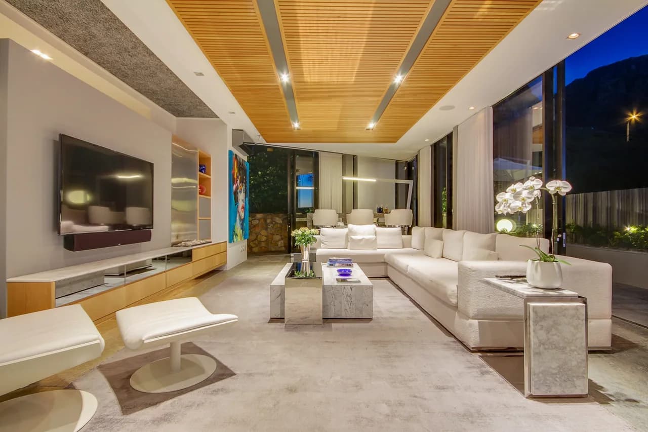 Three-Level Villa with Lift in Cape Town, Foto 4