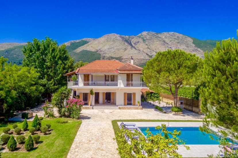 Private Swimming Pool Villa in Corfu