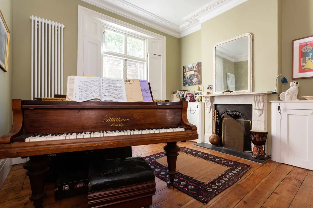 Contemporary Four Bedroom Villa in East London, photo 4