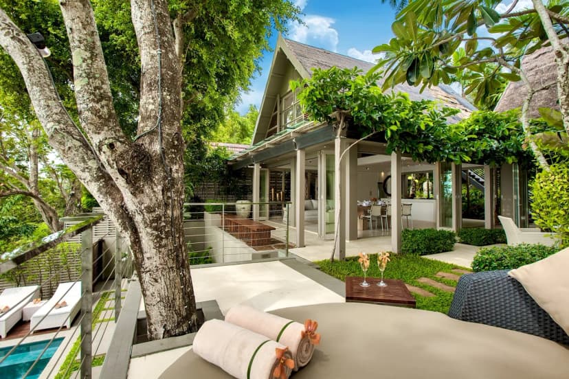 Terrace-Equipped Villa in Koh Samui