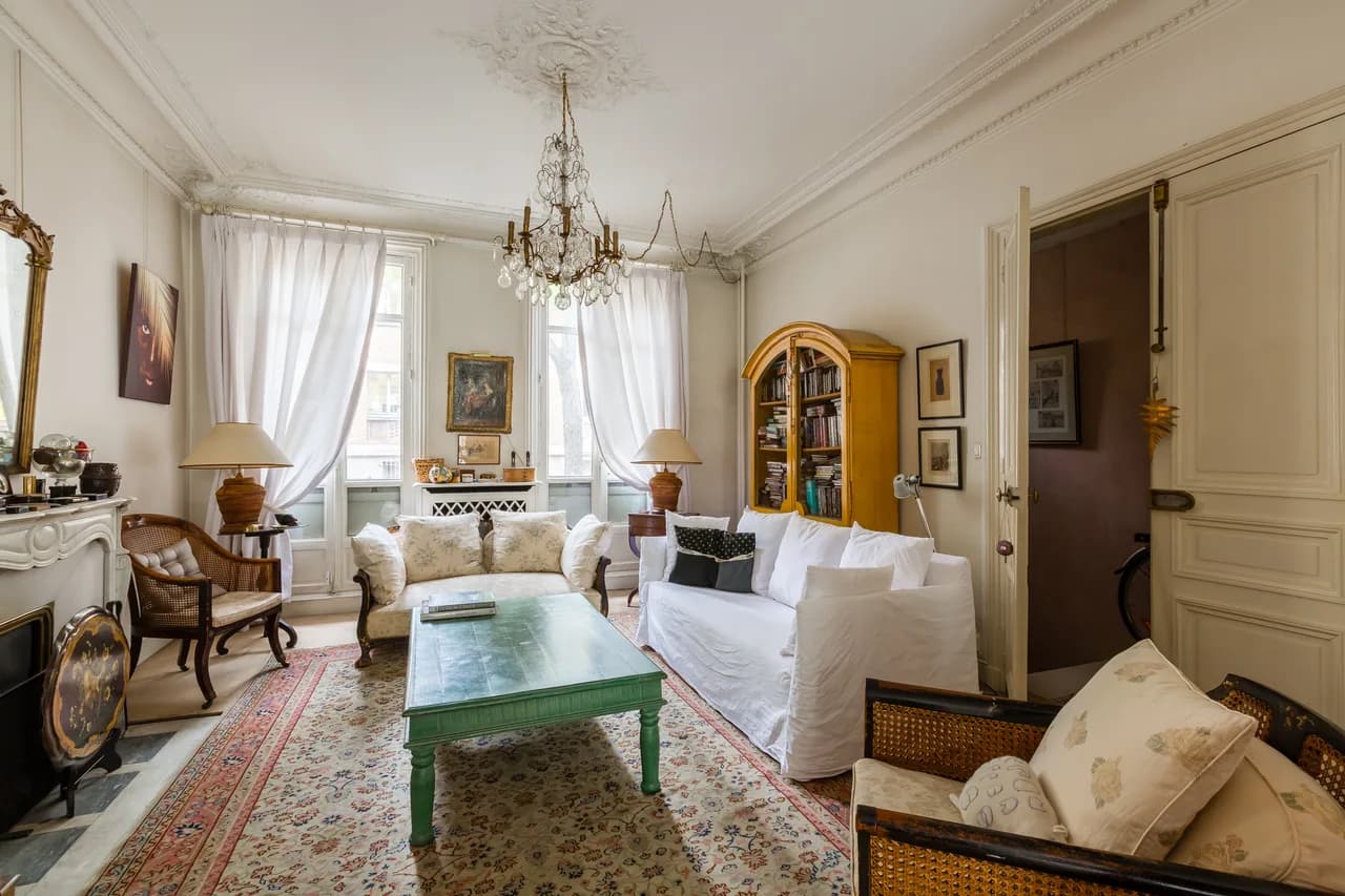 Charming Townhouse with Terrace in Paris photo 2