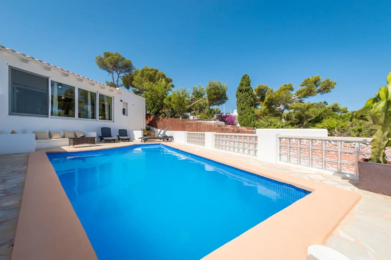 Terrace Two Bedroom Villa in Cala Vadella Ibiza, foto 3