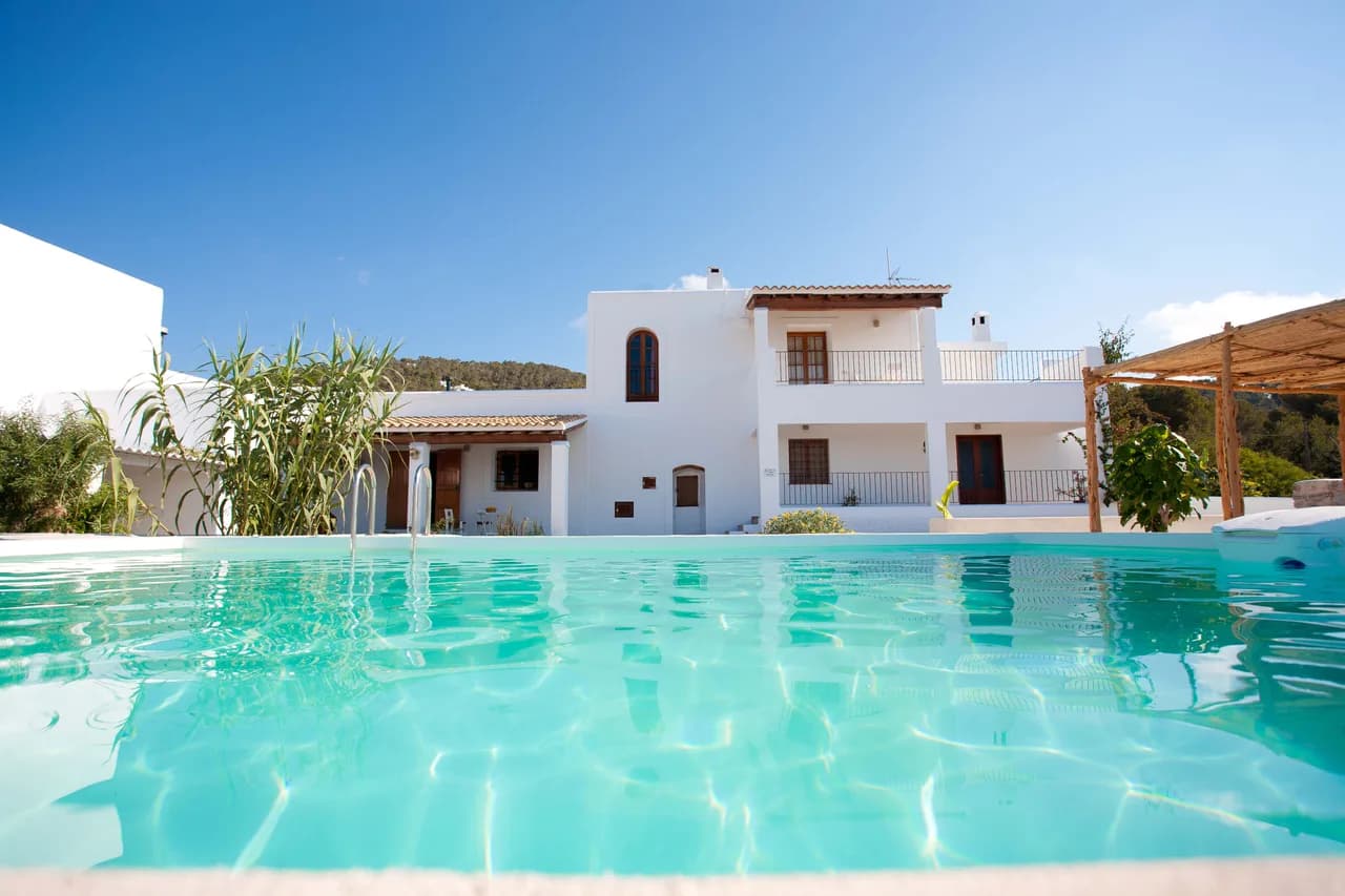 Modern Five-Bedroom Villa in Sant Josep de Sa Talaia