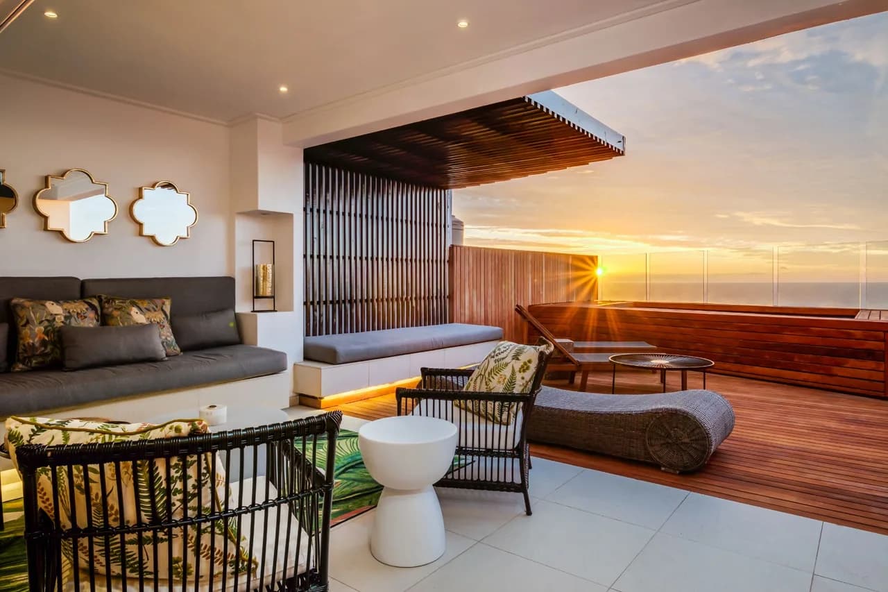 Elegant Three-Bedroom Apartment in Cape Town