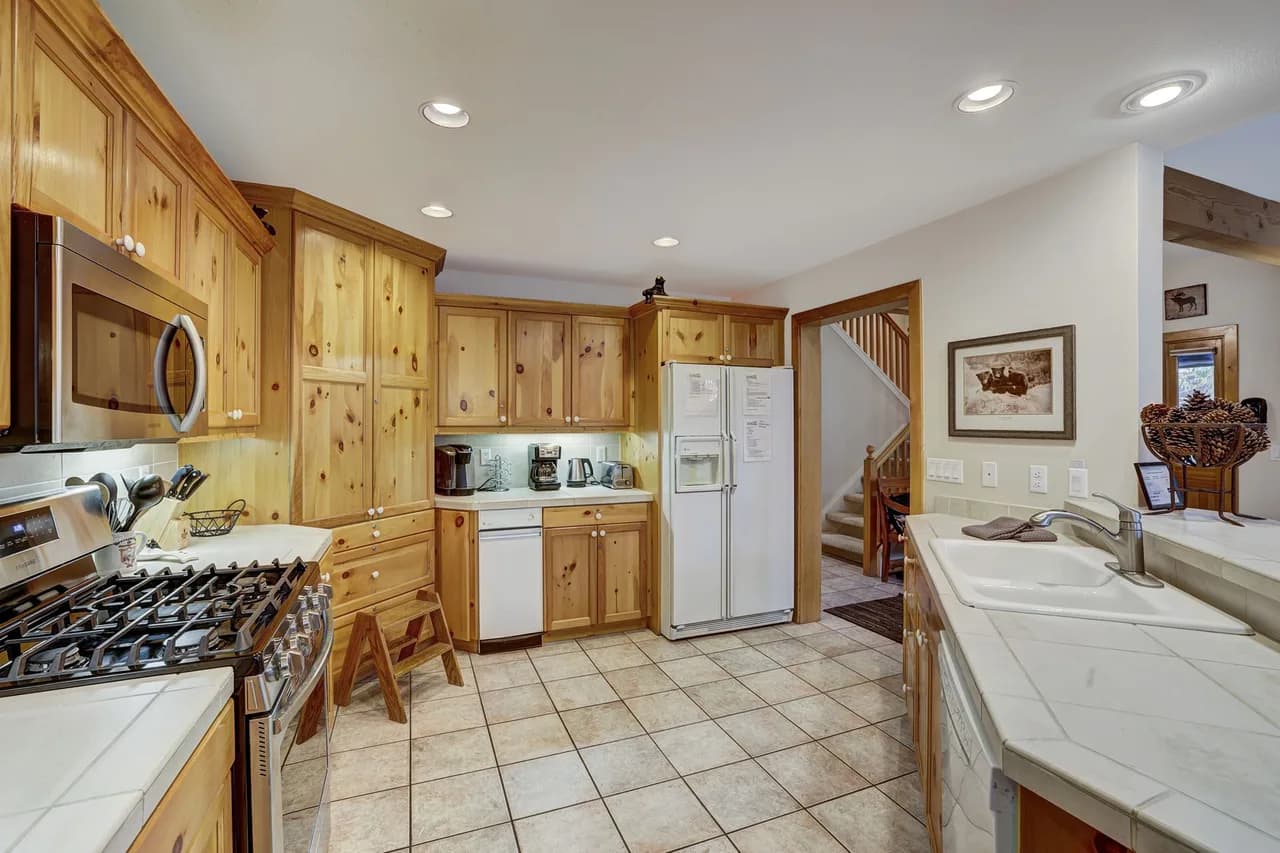 368 Settlers Dr photo 4