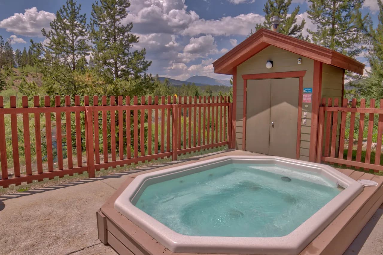 Villas at Swan's Nest 701 photo 4