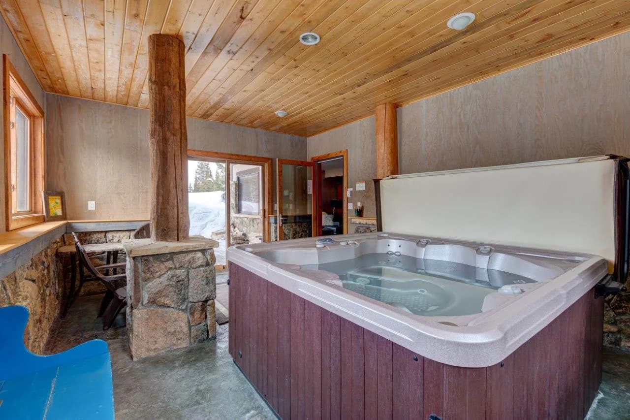 400 Whispering Pines Cr. photo 2