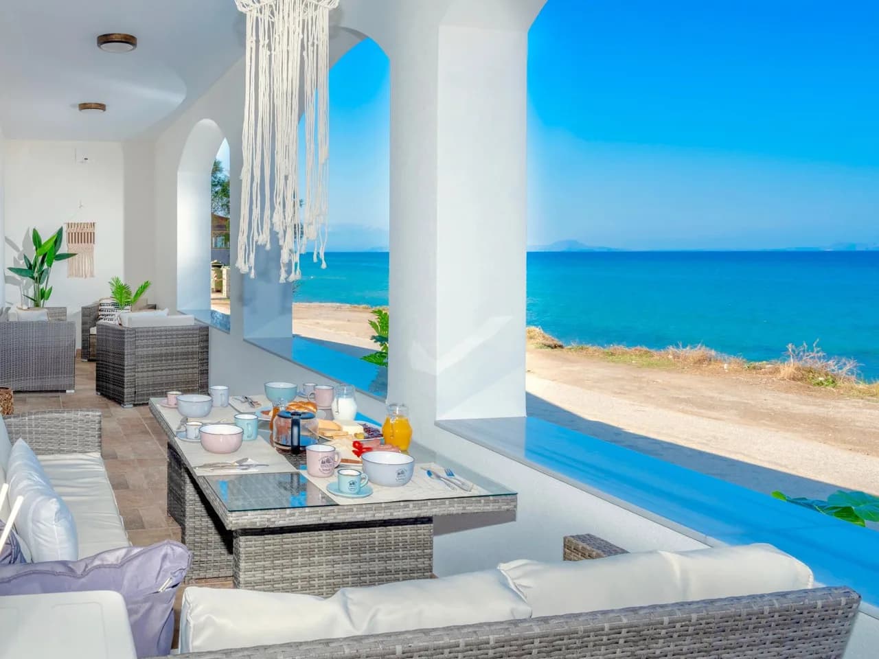 Skyline Beachfront Villa in Crete photo 2