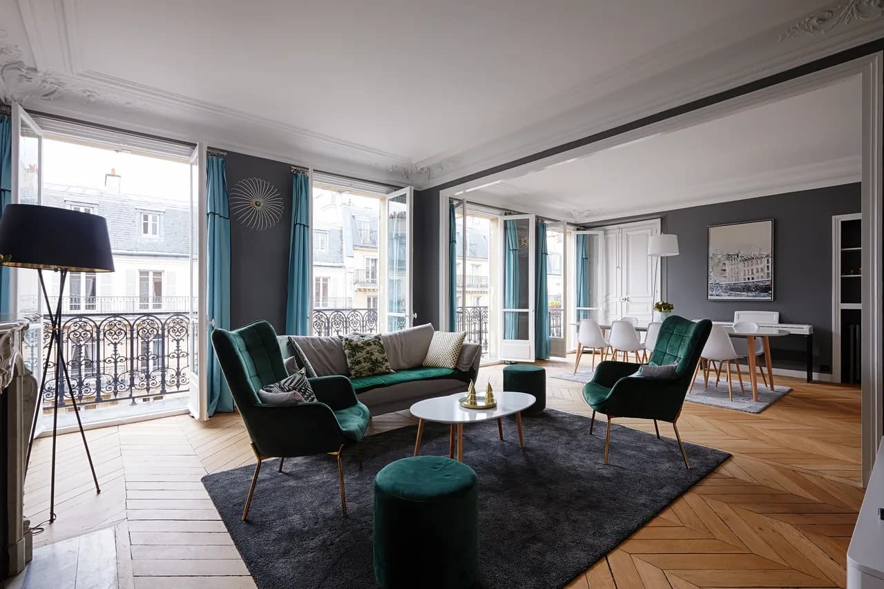 Elegante apartamento de cuatro habitaciones en París