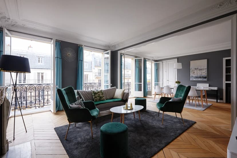 Elegant Four Bedroom Apartment in Paris