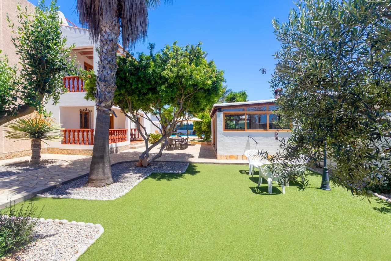 Spacious Six Bedroom Villa in Sant Jordi de Ses Salines, foto 2