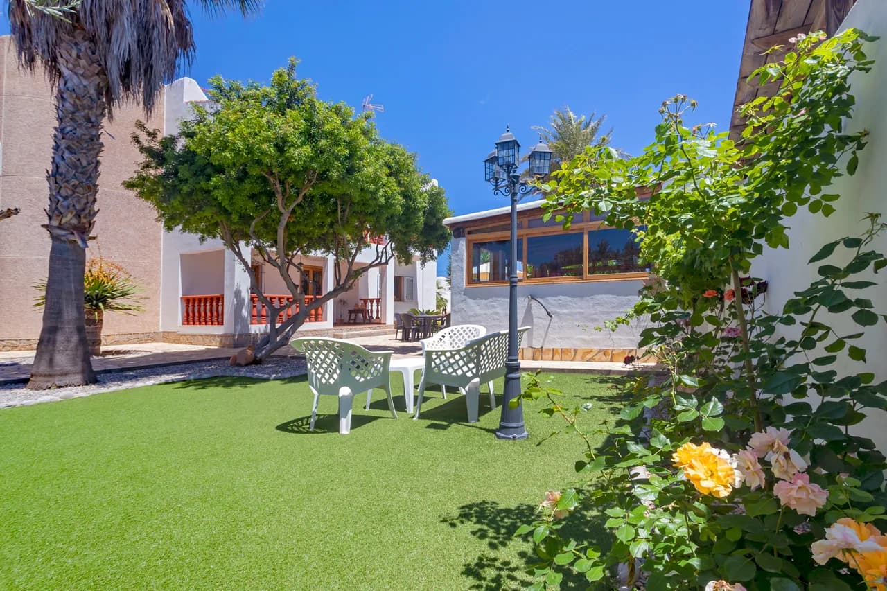 Spacious Six Bedroom Villa in Sant Jordi de Ses Salines, foto 3