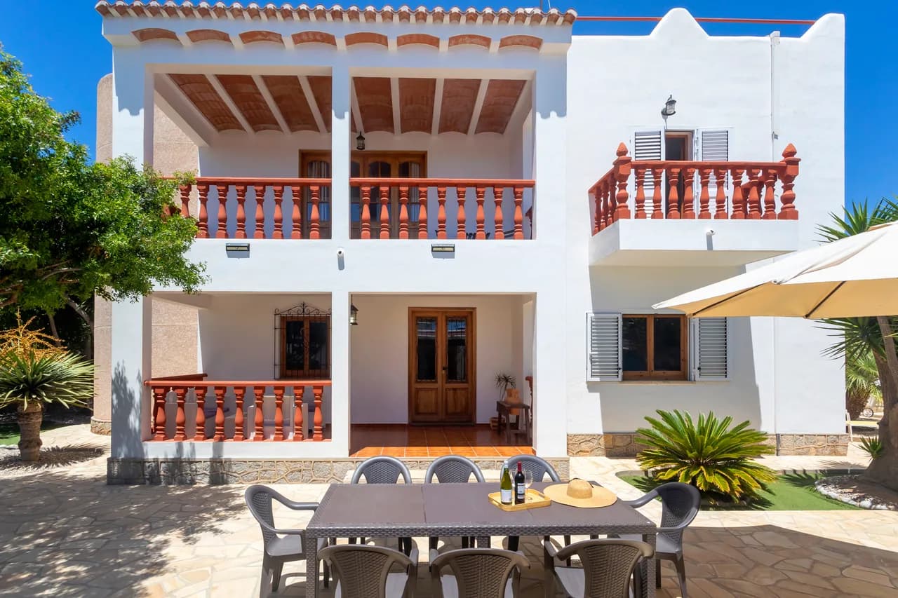 Spacious Six Bedroom Villa in Sant Jordi de Ses Salines, foto 5