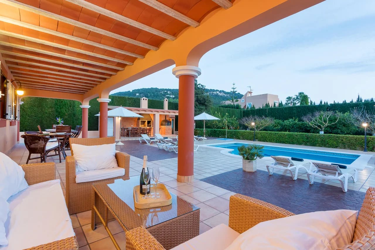 Spacious Six Bedroom Villa in Can Besso, Ibiza, foto 3