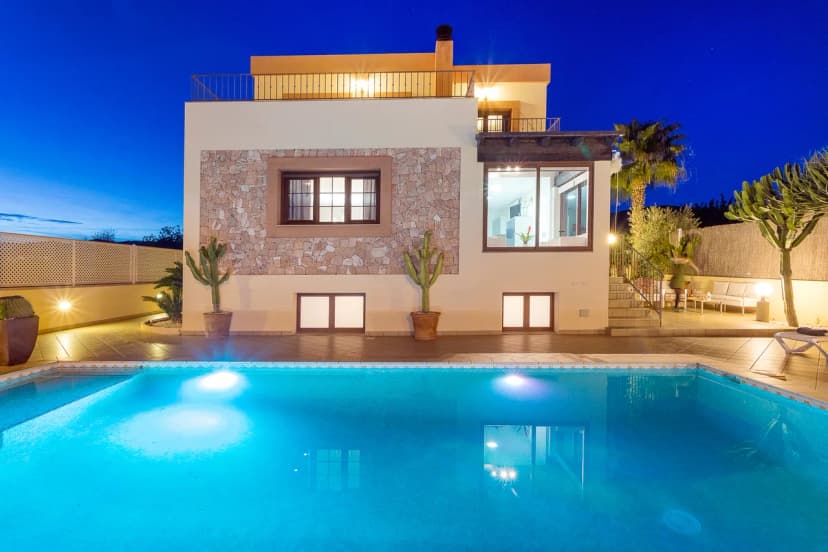 Spacious Seven Bedroom Villa in Mallorca