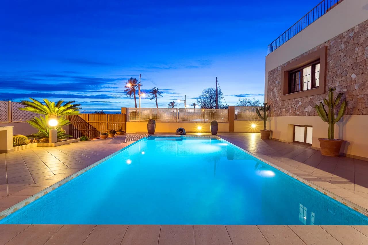 Spacious Seven Bedroom Villa in Ibiza, foto 3